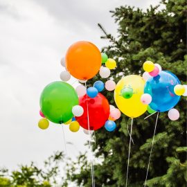 multicolored-balloons-against-the-background