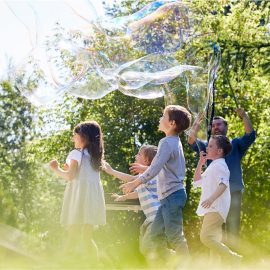 soap-bubble-show-at-full-speed